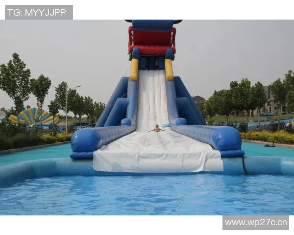 畅玩水上乐园尽享夏日清凉体验亲子娱乐与刺激挑战完美结合 畅玩水上乐园尽享夏日清凉体验亲子娱乐与刺激挑战完美结合